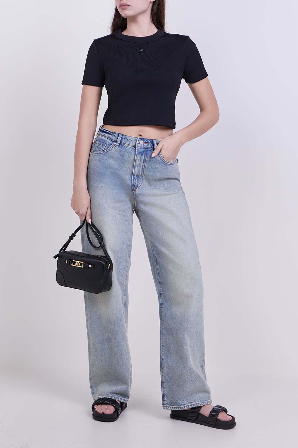 חולצת טי בגזרת קרופ